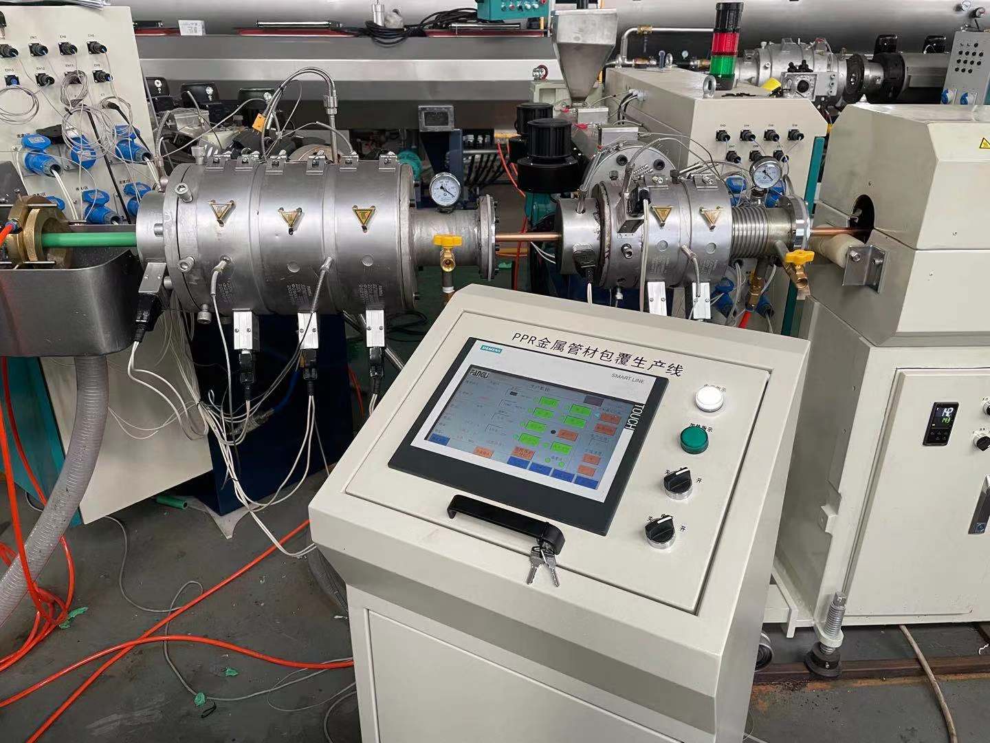 So warten Sie die Produktionslinie für Verbundmaterialrohre